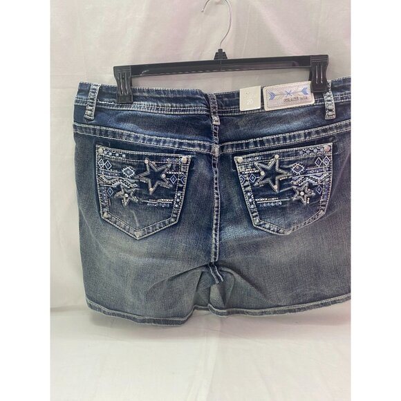NWT Grace in LA Women's Plus Embellished Star Pocket Denim Shorts SZ 20 P-Short - Picture 5 of 8